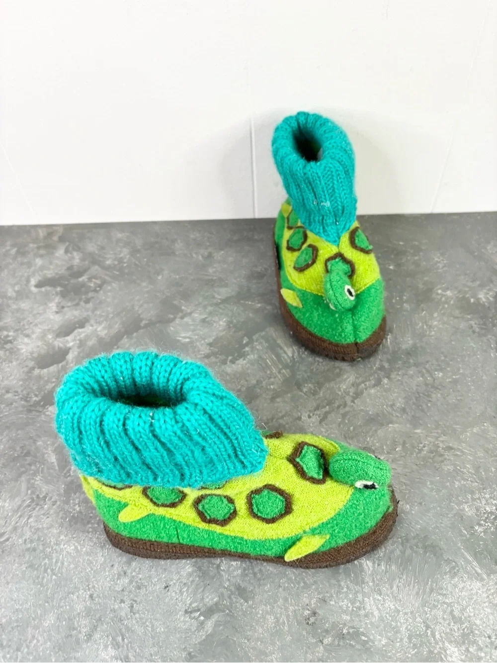Garnet Hill green wool turtle slippers size kids 8 unisex